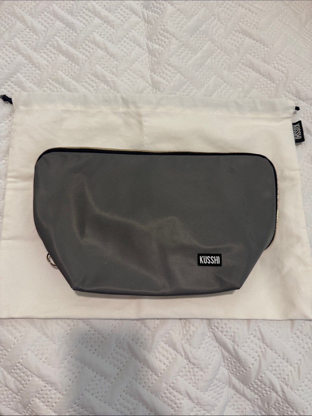 Kusshi Weekender makeup bag